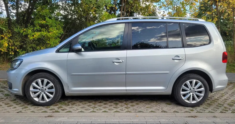 volkswagen touran kobyłka Volkswagen Touran cena 31900 przebieg: 231000, rok produkcji 2011 z Kobyłka